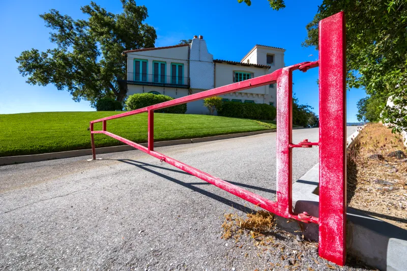 The Vanishing Listing: Why True Exclusivity Has Retreated From Public View